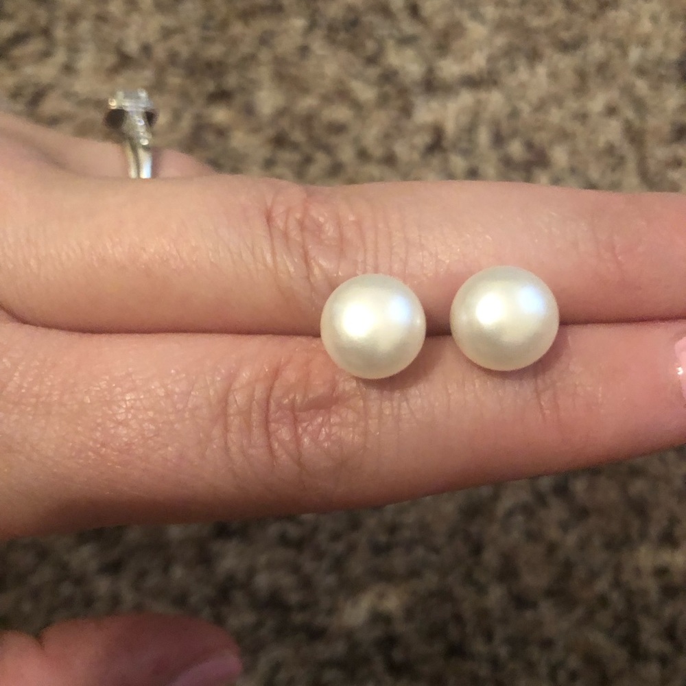 Excellent Used Condition pear earrings. Like new